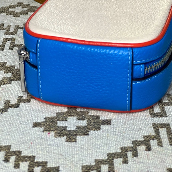 💙❤️Coach crossbody in colorblock❤️💙 - Picture 5 of 6